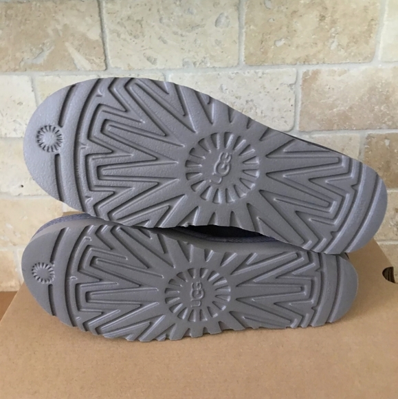 SALE! UGG Night Fall Classic Zodiac Short PRICE FIRM - Picture 5 of 8